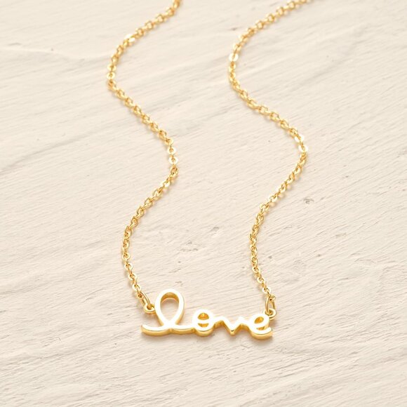 Lightweight 14K Gold Pendant Necklace: Dainty Style for Confident Women - Picture 4 of 5